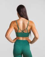 stanik sportowy z ładnymi ramiączkami