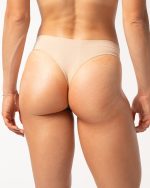 Majtki bezszwowe, stringi bezszwowe w kolorze beżowym.