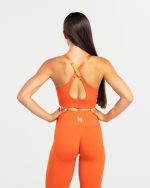 stanik sportowy z ładnymi ramiączkami, odkrytymi plecami