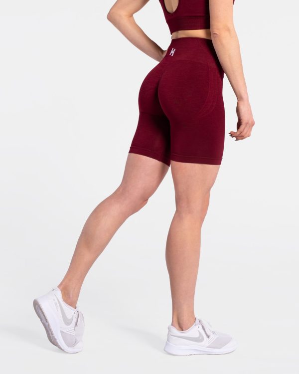 Kolarki damskie bordowe. Bikery podkreślają pośladki. kolarki sportowe.