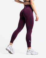 legginsy sportowe w kolorze fioletowym lub śliwkowym. legginsy sportowe fioletowe, śliwkowe.